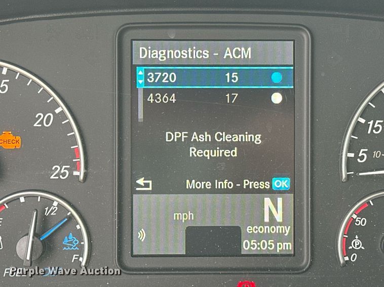 image for item ER4877 2021 Freightliner Cascadia 126 semi truck