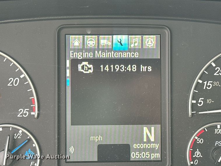 image for item ER4877 2021 Freightliner Cascadia 126 semi truck