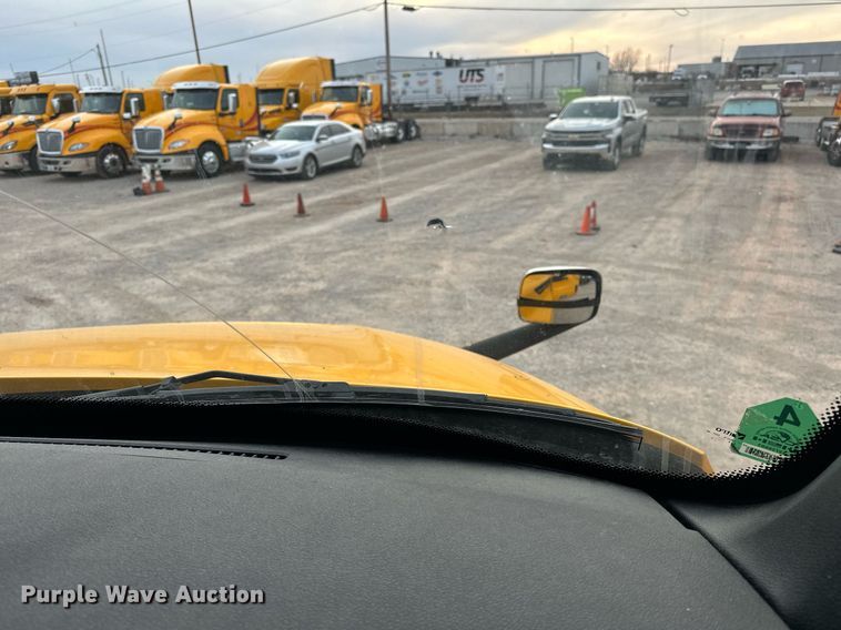 image for item ER4877 2021 Freightliner Cascadia 126 semi truck