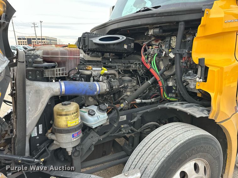 image for item ER4877 2021 Freightliner Cascadia 126 semi truck