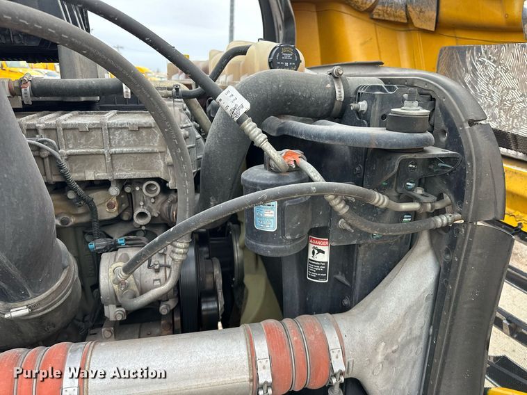 image for item ER4877 2021 Freightliner Cascadia 126 semi truck