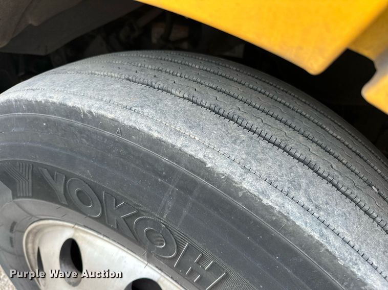 image for item ER4877 2021 Freightliner Cascadia 126 semi truck