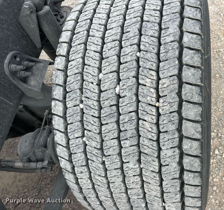 image for item ER4877 2021 Freightliner Cascadia 126 semi truck