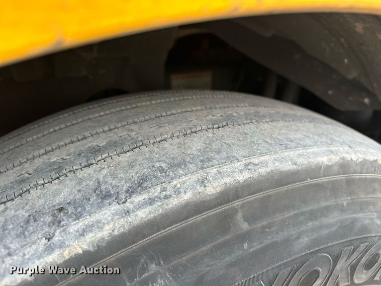 image for item ER4877 2021 Freightliner Cascadia 126 semi truck