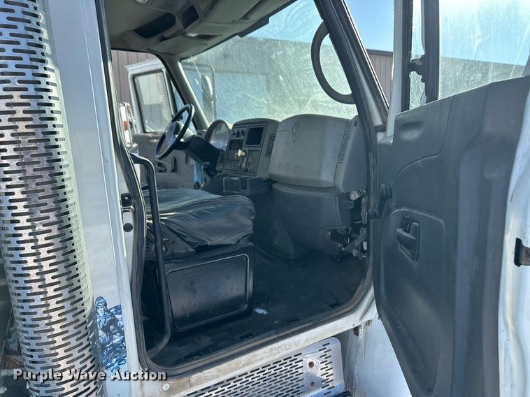 image for item ER8575 2010 International DuraStar 4300 delivery truck