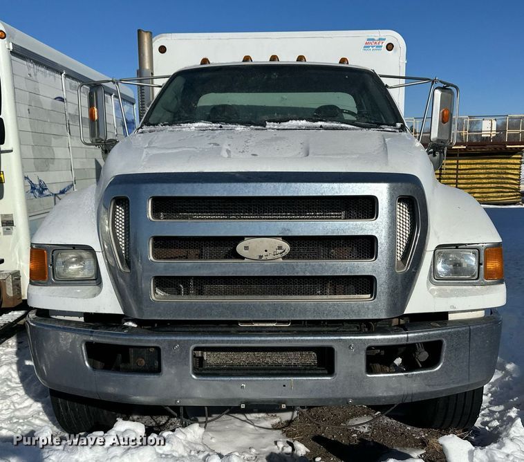 image for item ER8576 2009 Ford F650 Super Duty XL delivery truck
