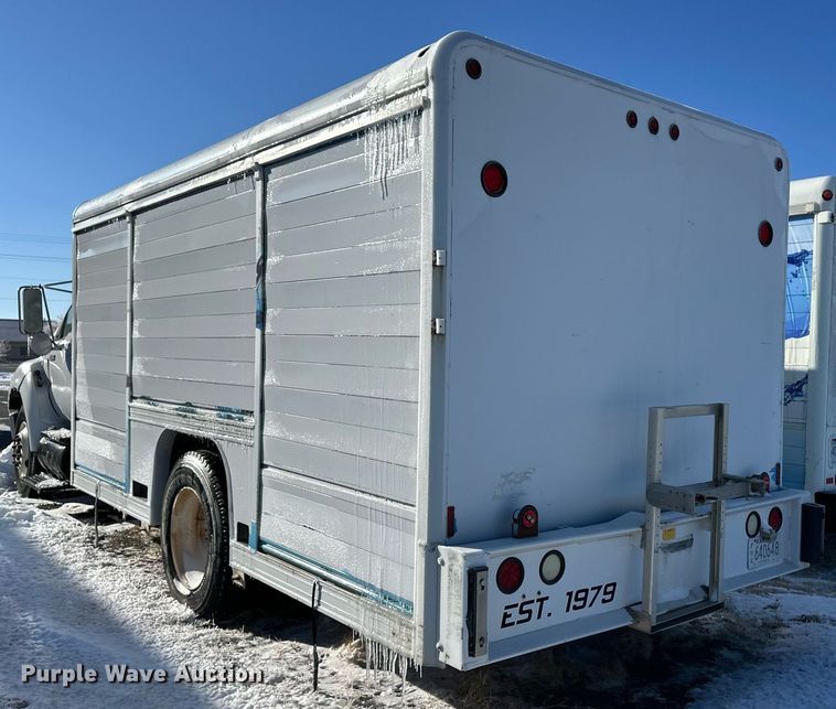 image for item ER8576 2009 Ford F650 Super Duty XL delivery truck