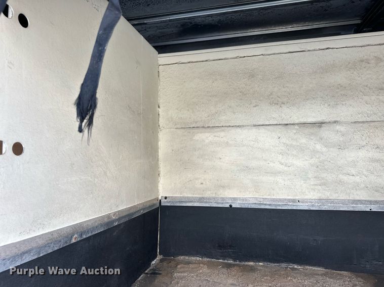 image for item ER8576 2009 Ford F650 Super Duty XL delivery truck