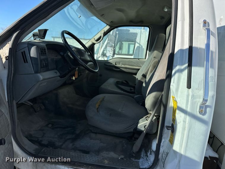 image for item ER8576 2009 Ford F650 Super Duty XL delivery truck