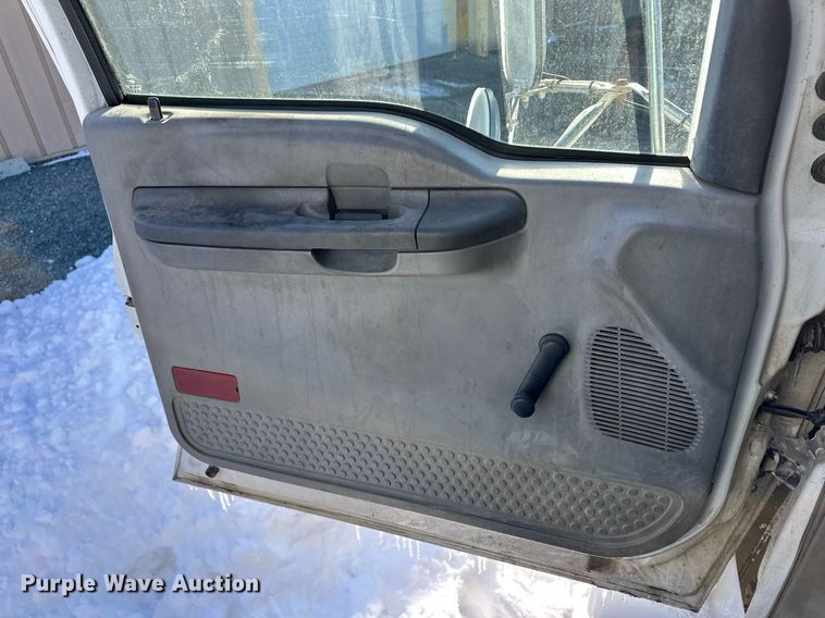 image for item ER8576 2009 Ford F650 Super Duty XL delivery truck