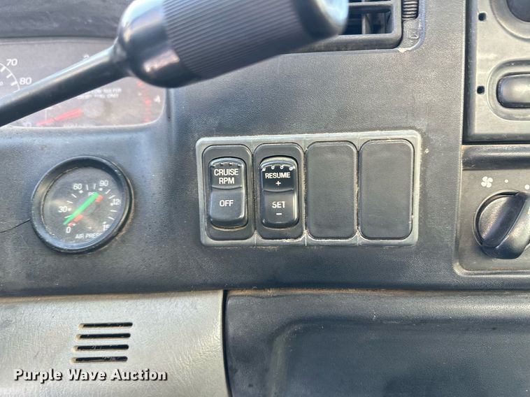 image for item ER8576 2009 Ford F650 Super Duty XL delivery truck