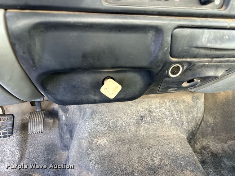 image for item ER8576 2009 Ford F650 Super Duty XL delivery truck