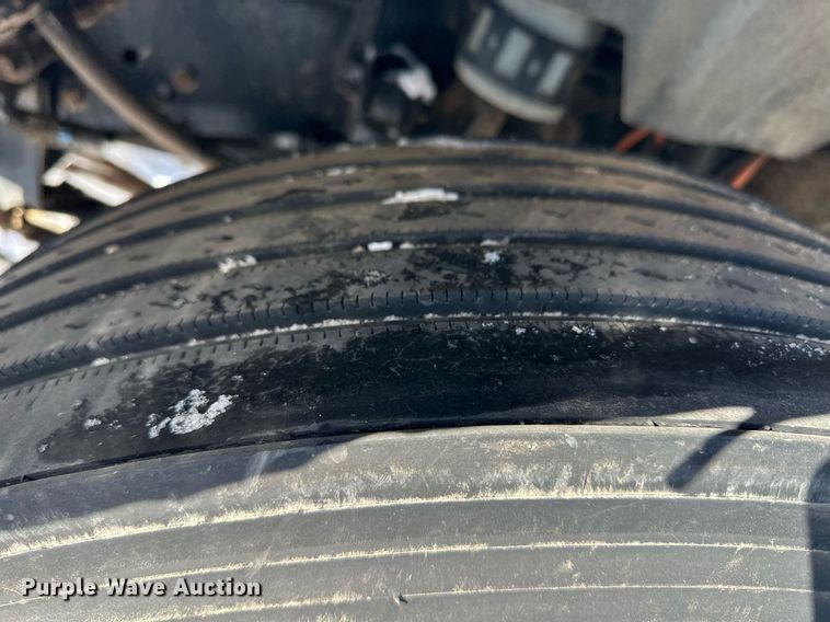 image for item ER8576 2009 Ford F650 Super Duty XL delivery truck