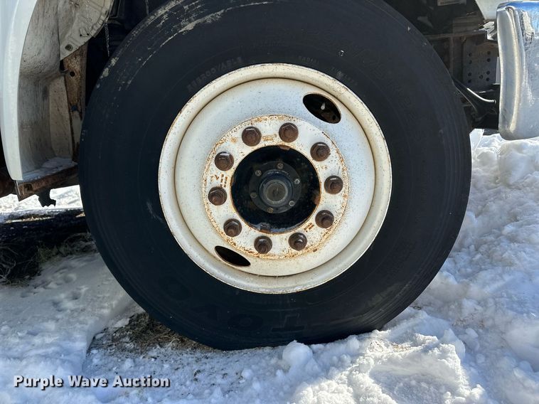 image for item ER8576 2009 Ford F650 Super Duty XL delivery truck