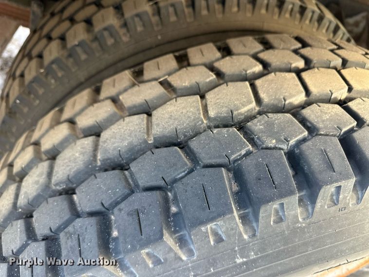 image for item ER8576 2009 Ford F650 Super Duty XL delivery truck