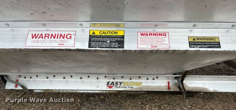 image for item ER8661 2018 Timpte grain trailer