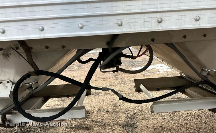 image for item ER8661 2018 Timpte grain trailer