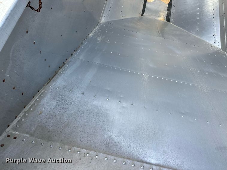 image for item ER8661 2018 Timpte grain trailer