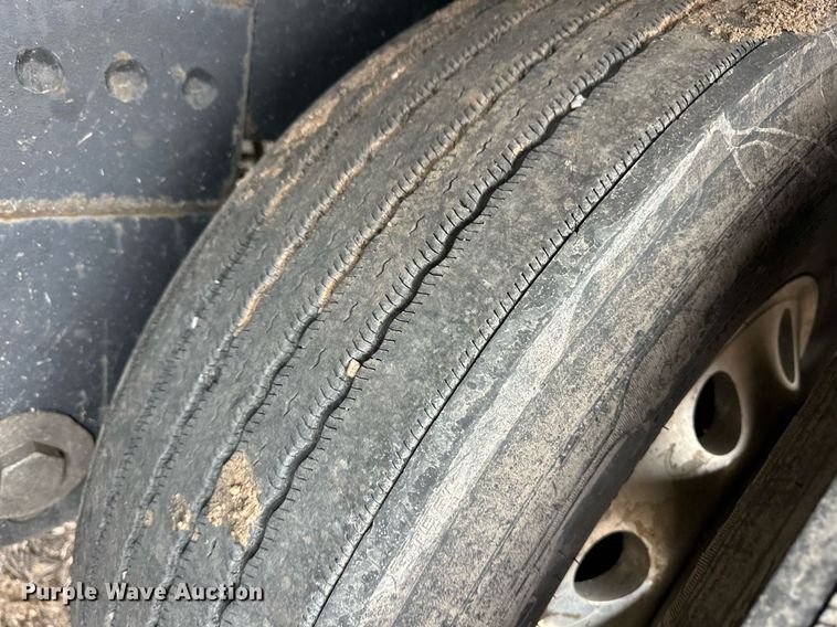 image for item ER8661 2018 Timpte grain trailer