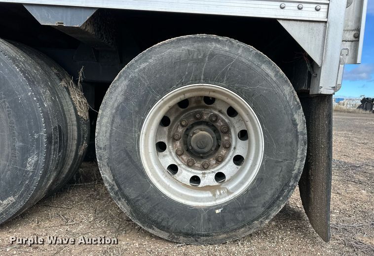 image for item ER8661 2018 Timpte grain trailer