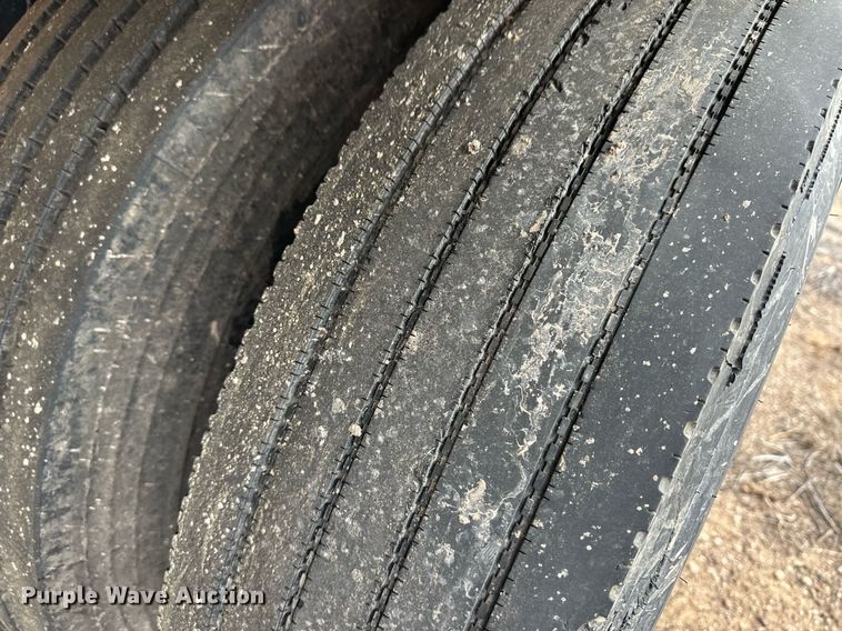 image for item ER8661 2018 Timpte grain trailer