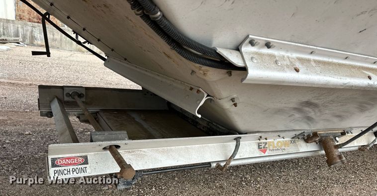 image for item ER8662 2023 Timpte grain trailer