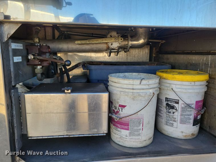 image for item NB9760 1998 Stainless Tank & Equipment  tank trailer