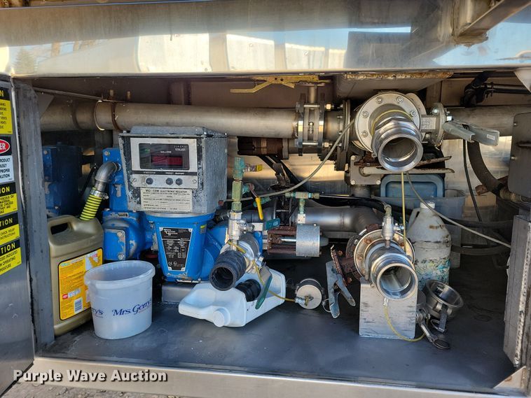 image for item NB9760 1998 Stainless Tank & Equipment  tank trailer