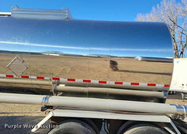 image for item NB9760 1998 Stainless Tank & Equipment  tank trailer