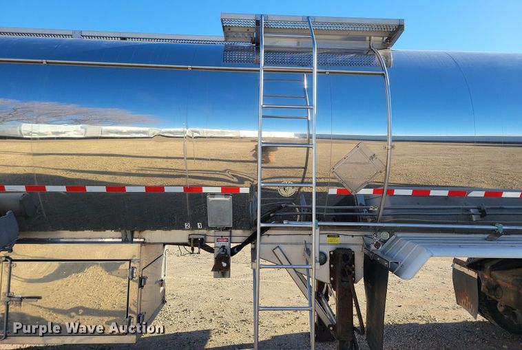 image for item NB9760 1998 Stainless Tank & Equipment  tank trailer