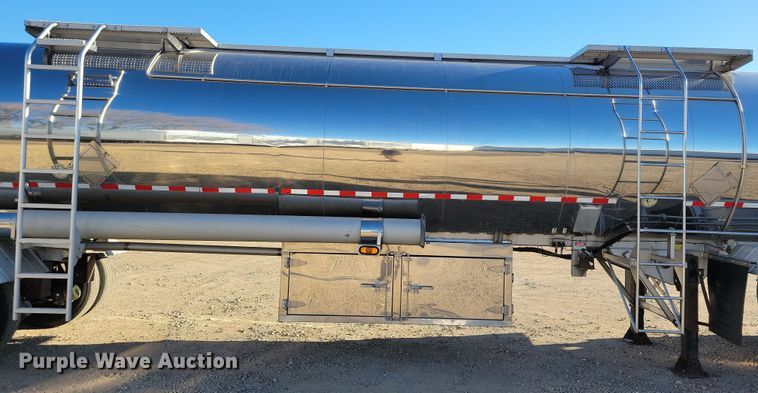 image for item NB9760 1998 Stainless Tank & Equipment  tank trailer