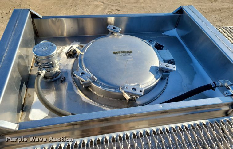 image for item NB9760 1998 Stainless Tank & Equipment  tank trailer