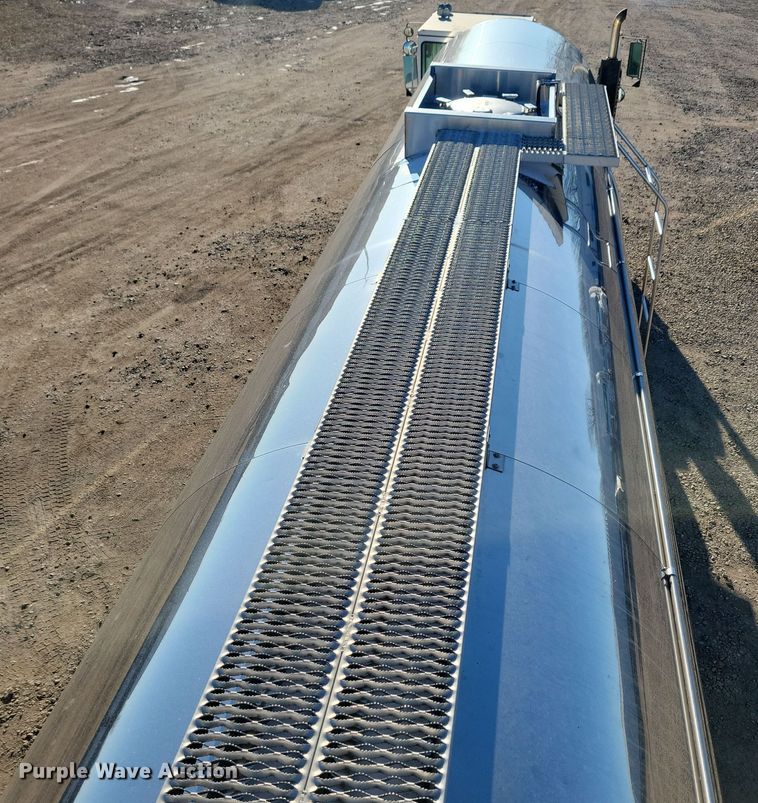image for item NB9760 1998 Stainless Tank & Equipment  tank trailer