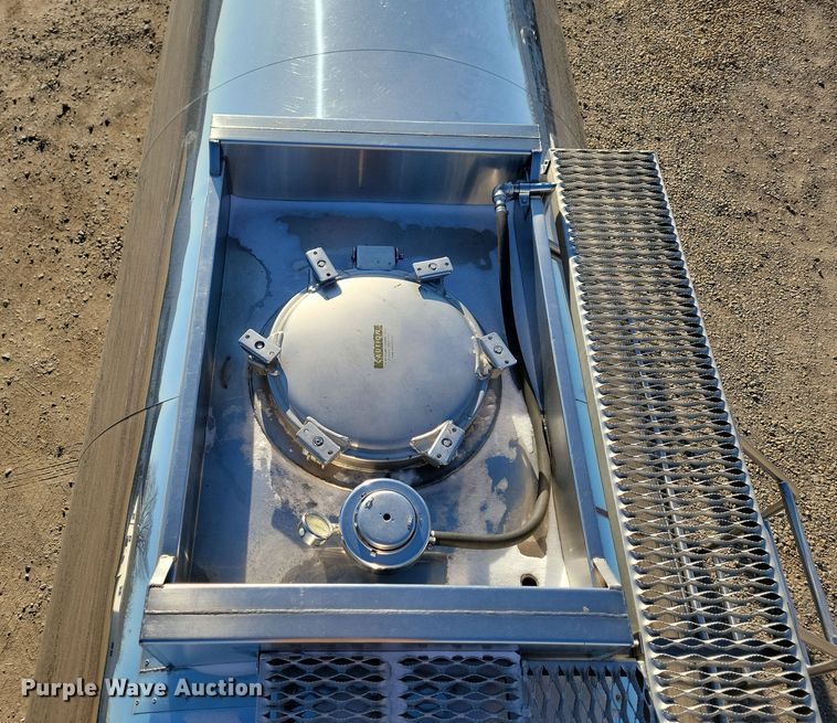 image for item NB9760 1998 Stainless Tank & Equipment  tank trailer