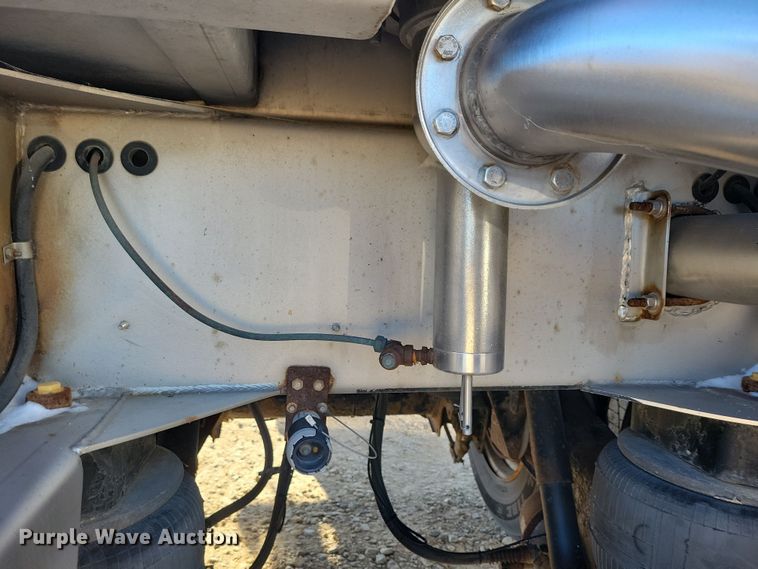 image for item NB9760 1998 Stainless Tank & Equipment  tank trailer