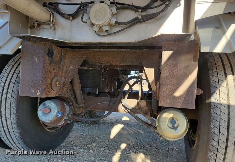 image for item NB9760 1998 Stainless Tank & Equipment  tank trailer