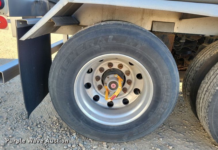 image for item NB9760 1998 Stainless Tank & Equipment  tank trailer