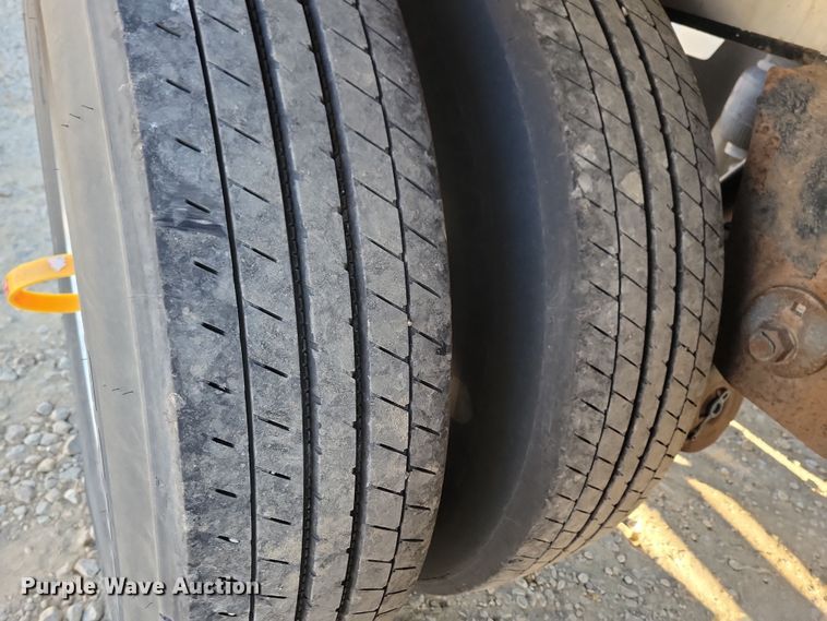 image for item NB9760 1998 Stainless Tank & Equipment  tank trailer