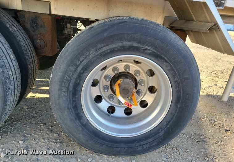 image for item NB9760 1998 Stainless Tank & Equipment  tank trailer