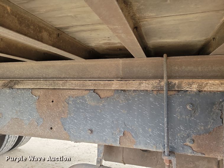 image for item NB9761 2003 Kenworth T800 box truck