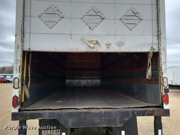 image for item NB9761 2003 Kenworth T800 box truck