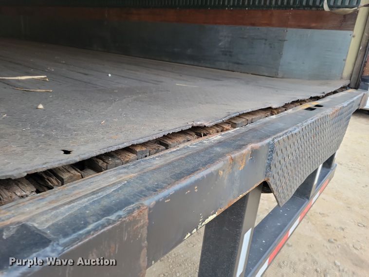 image for item NB9761 2003 Kenworth T800 box truck