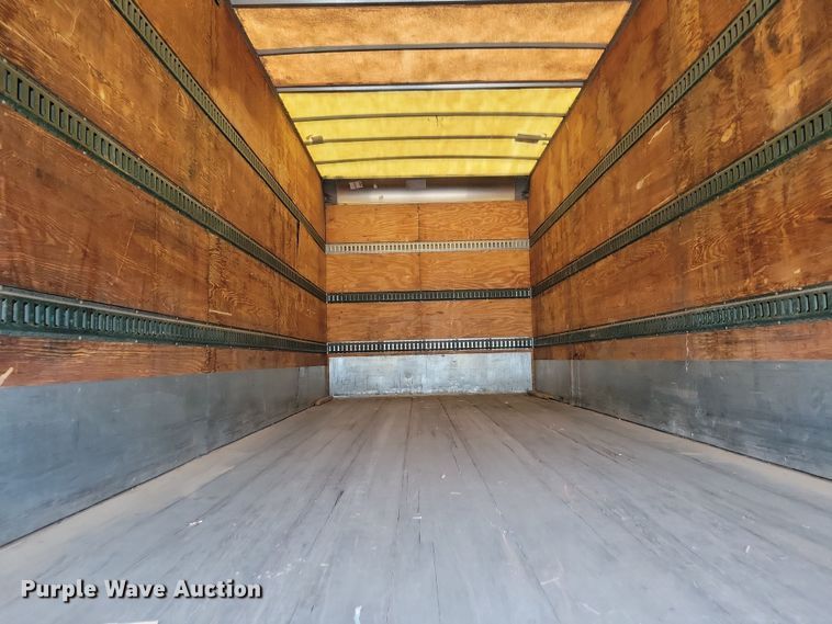 image for item NB9761 2003 Kenworth T800 box truck