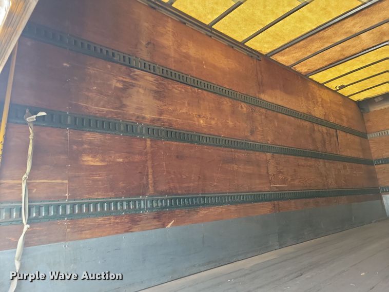 image for item NB9761 2003 Kenworth T800 box truck