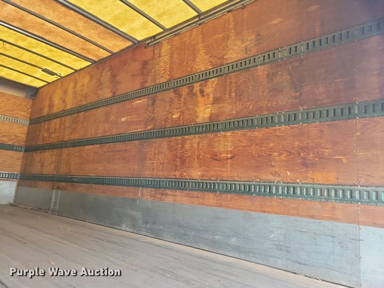 image for item NB9761 2003 Kenworth T800 box truck