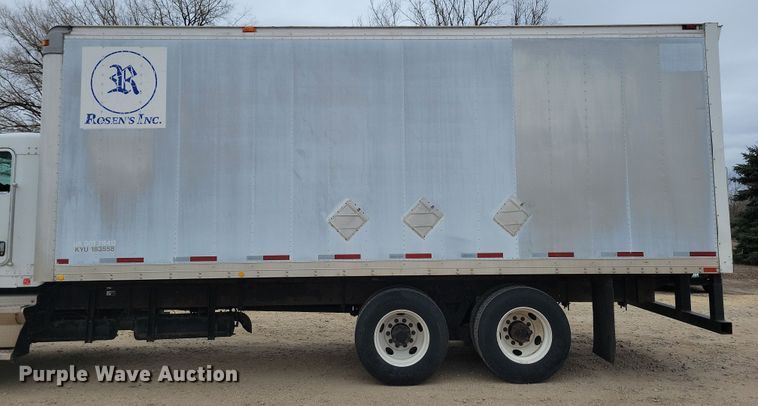 image for item NB9761 2003 Kenworth T800 box truck