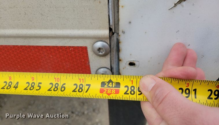 image for item NB9761 2003 Kenworth T800 box truck