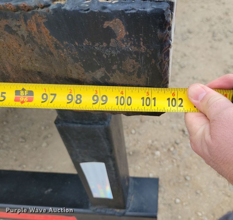 image for item NB9761 2003 Kenworth T800 box truck