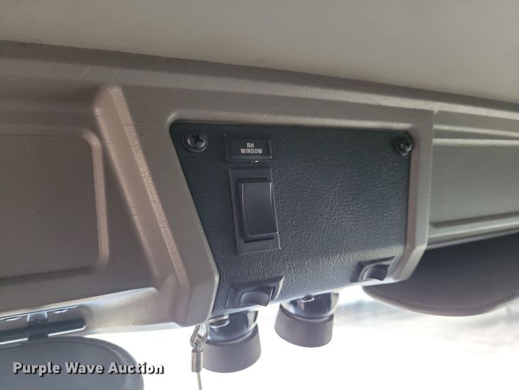 image for item NB9761 2003 Kenworth T800 box truck