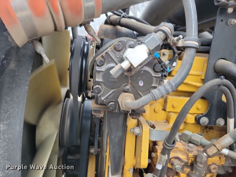 image for item NB9761 2003 Kenworth T800 box truck